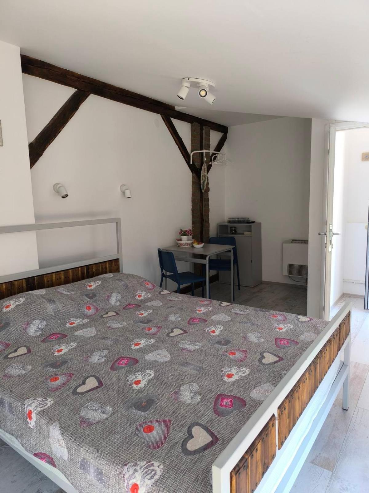 Apartment By The River Ni المظهر الخارجي الصورة